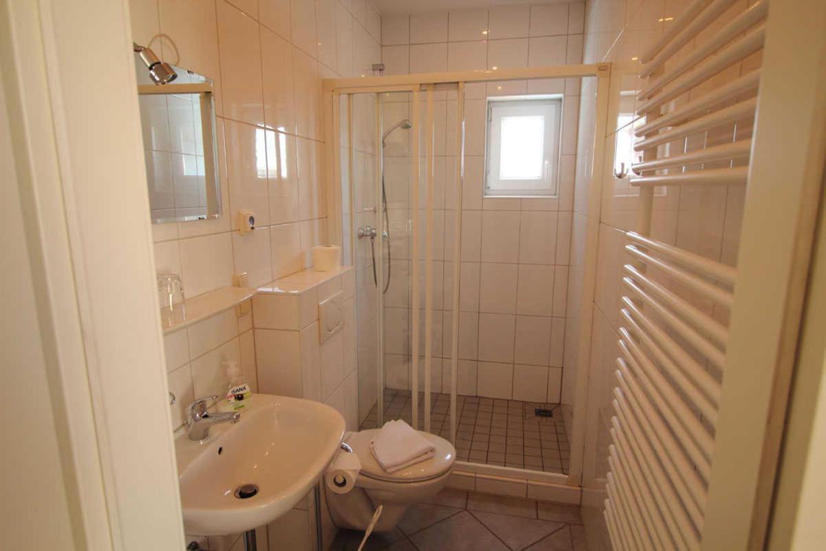 Ferienwohnung Kutterfisch Direkt Im Stadthafen Sassnitz Exterior photo